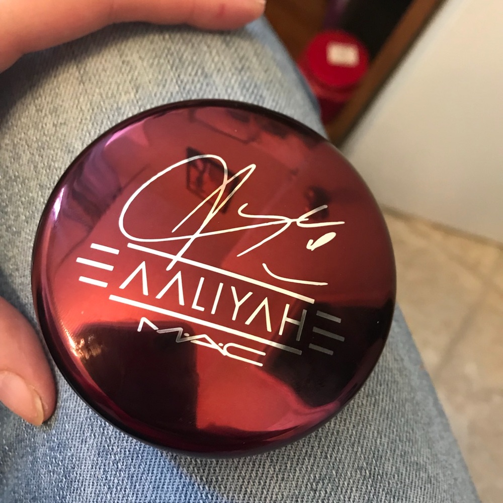 MAC bronzer - Baby Girl / Aaliyah for MAC